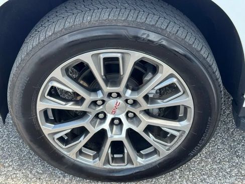 Used 2025 GMC Yukon Denali AWD/4WD image 22