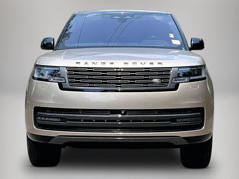 Used 2023 Land Rover Range Rover SE AWD/4WD image 3