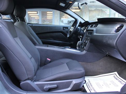 Used 2014 Ford Mustang Coupe RWD image 17