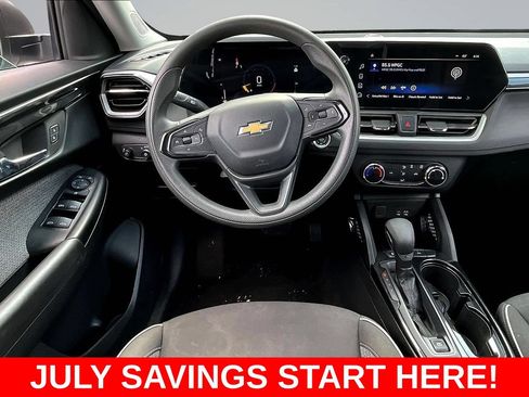 Used 2024 Chevrolet TrailBlazer LS FWD image 11