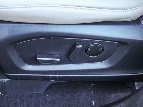 Used 2023 Ford Explorer XLT w/ Equipment Group 202A RWD image 28