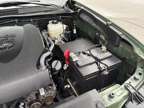 Used 2022 Toyota Tacoma TRD Off-Road image 54