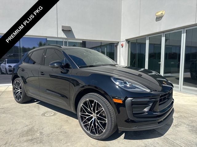 Used 2023 Porsche Macan AWD/4WD image 1