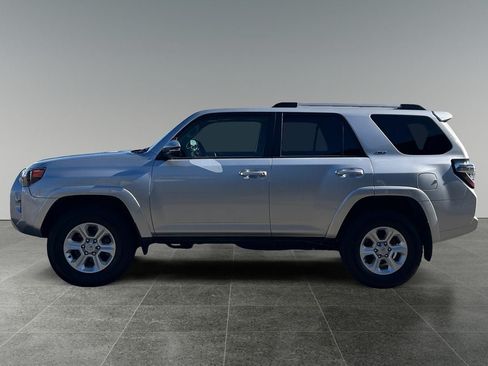 Used 2024 Toyota 4Runner SR5 Premium w/ Moonroof Package AWD/4WD image 4