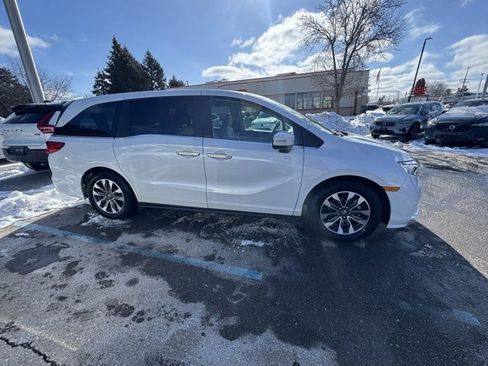Used 2023 Honda Odyssey EX-L image 3