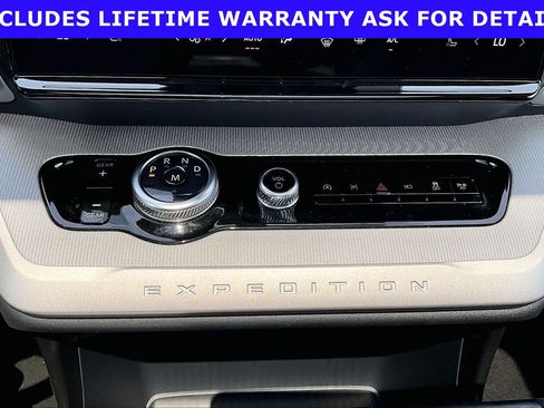 Used 2025 Ford Expedition Active RWD image 28