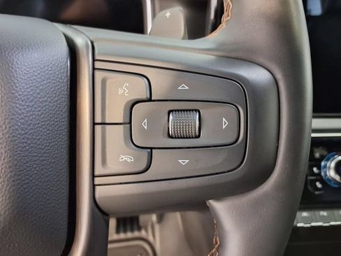 Used 2025 GMC Sierra 1500 AT4 w/ AT4 Premium Package AWD/4WD image 11