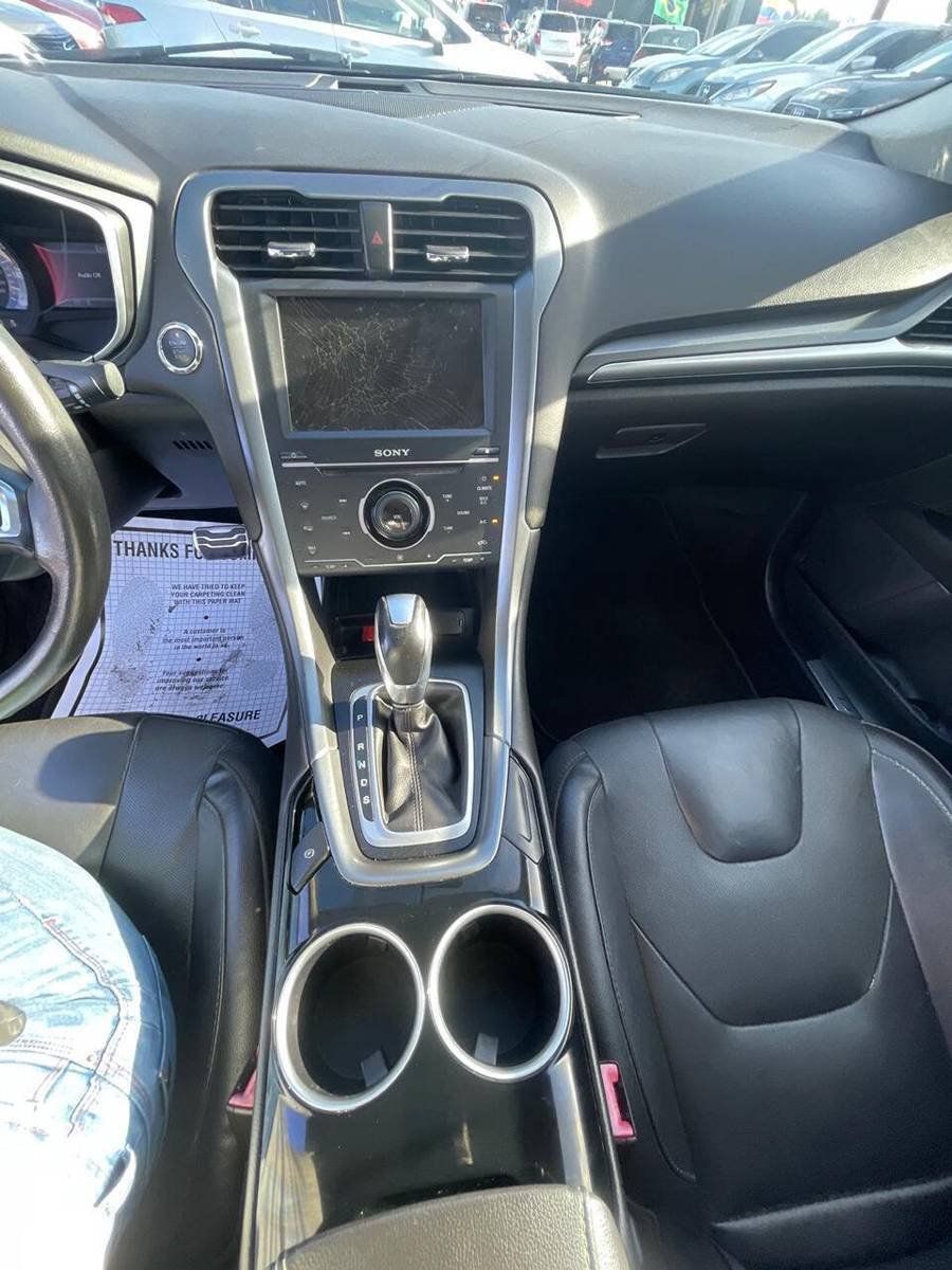 Used 2014 Ford Fusion Titanium FWD image 2