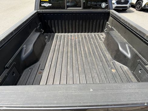 Used 2016 Toyota Tacoma SR5 w/ SR5 Appearance Package (SN) image 7