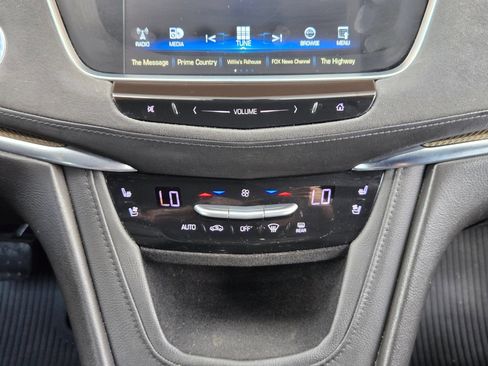 Used 2017 Cadillac XT5 Platinum AWD/4WD image 19