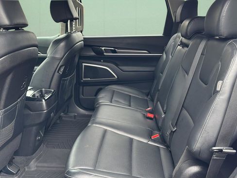 Used 2023 Kia Telluride LX image 20