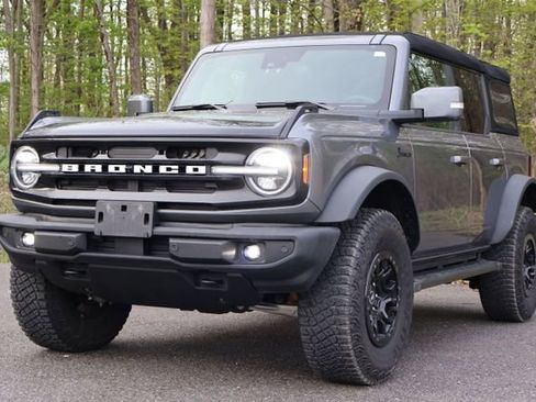 Used 2023 Ford Bronco Outer Banks w/ Sasquatch Package AWD/4WD image 3