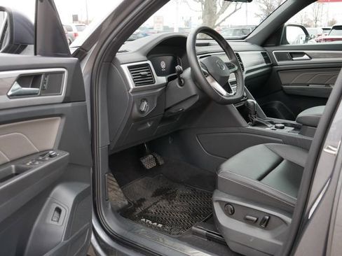 Certified 2023 Volkswagen Atlas Cross Sport SE w/ Panoramic Sunroof Package image 12