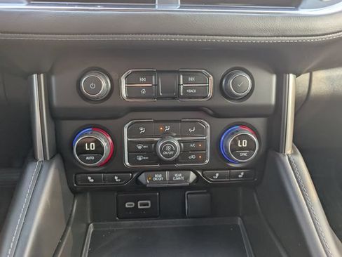 Used 2024 Chevrolet Tahoe Z71 w/ Z71 Off-Road Package AWD/4WD image 17