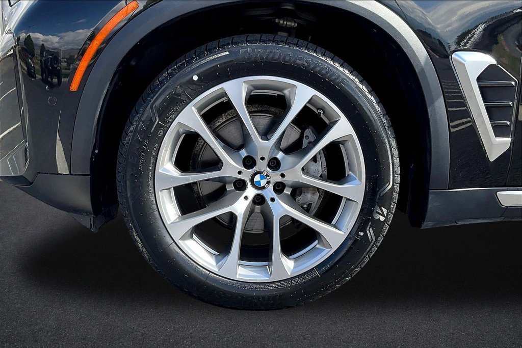 Used 2024 BMW X5 xDrive40i w/ Premium Package AWD/4WD image 33