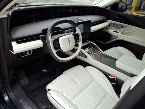 Used 2024 Lincoln Nautilus Black Label w/ Jet Appearance Package (87T) image 18