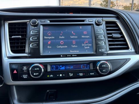 Used 2019 Toyota Highlander AWD V6 image 24