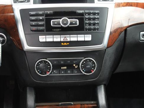 Used 2015 Mercedes-Benz GL 320 BlueTEC 4MATIC image 12