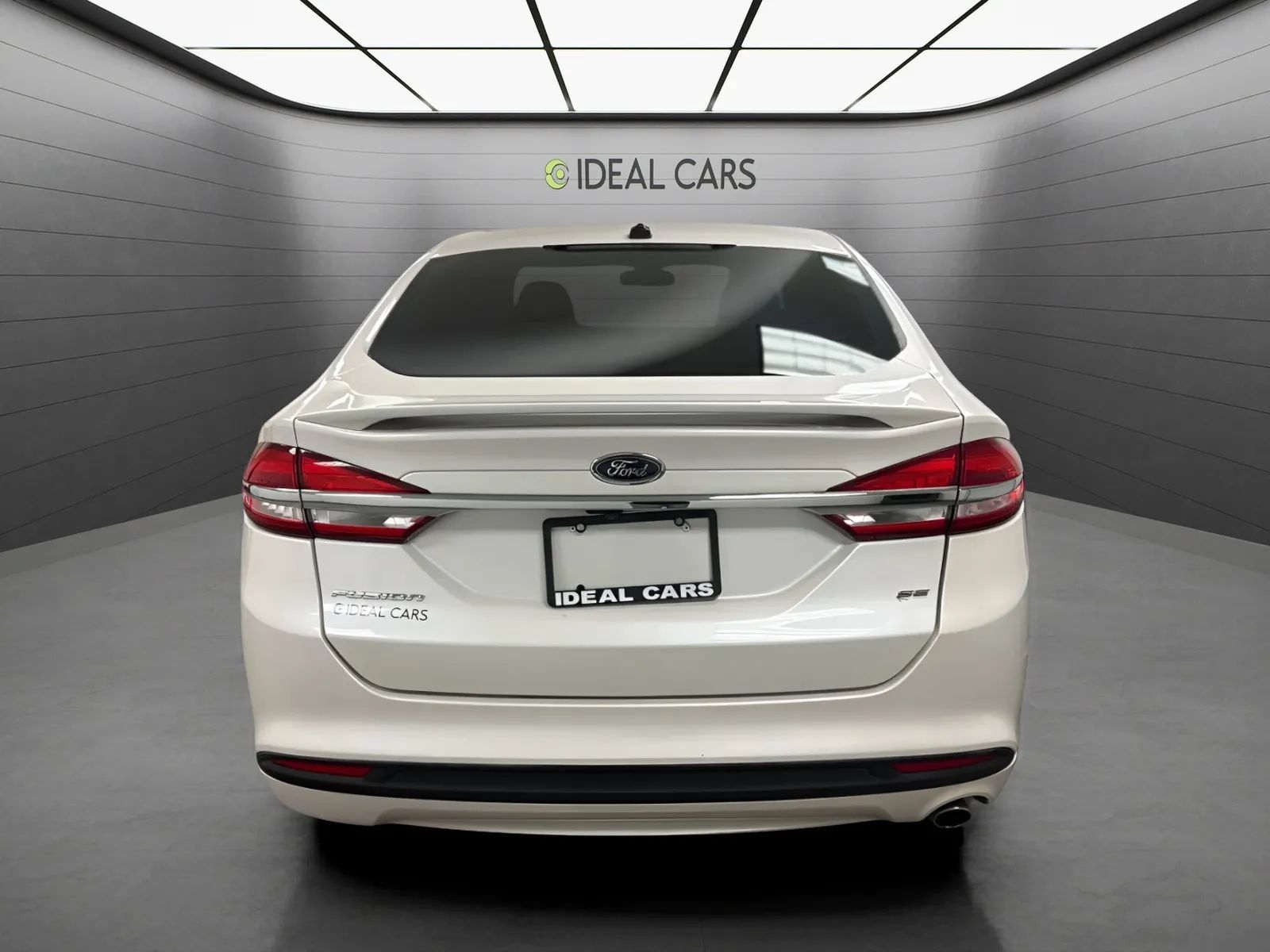 Used 2017 Ford Fusion SE w/ Equipment Group 201A FWD image 6