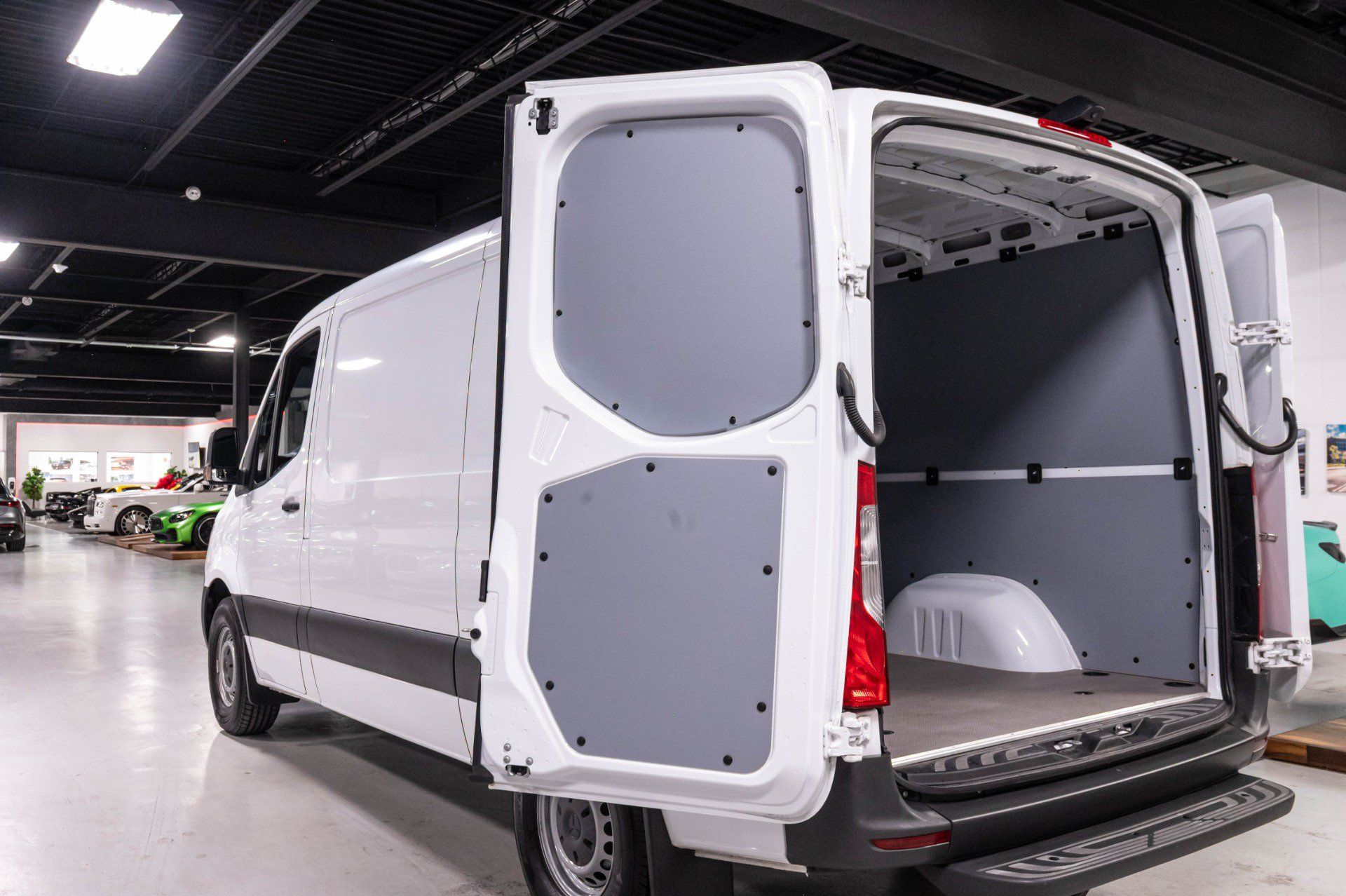 Used 2021 Mercedes-Benz Sprinter 2500 w/ Driver Convenience Package image 35