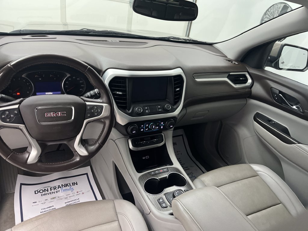 Used 2022 GMC Acadia SLT w/ Preferred Package FWD image 14