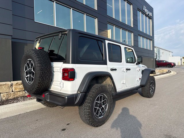 Used 2024 Jeep Wrangler Unlimited Rubicon AWD/4WD image 3