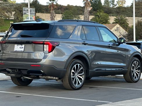 New 2026 Ford Explorer ST-Line image 3
