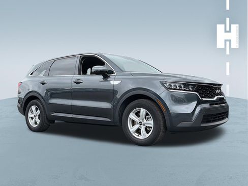 Used 2023 Kia Sorento LX FWD image 1