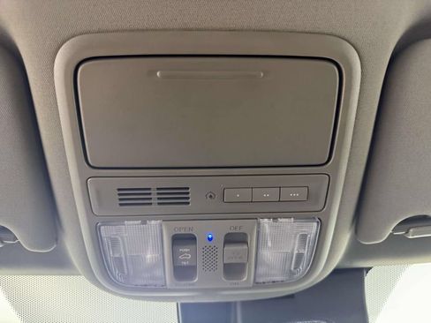 Used 2017 Honda Pilot Touring image 24