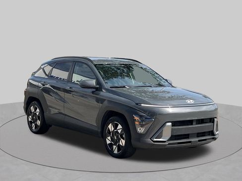 Used 2025 Hyundai Kona SEL FWD image 8