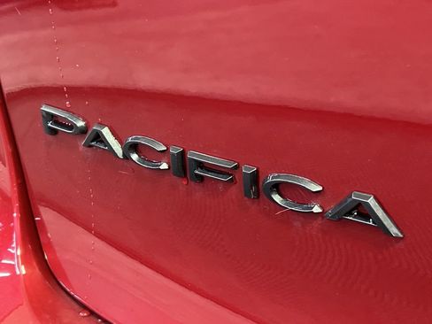 New 2026 Chrysler Pacifica Select image 6