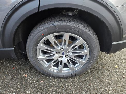 New 2025 Ford Explorer Active w/ Active Comfort Package image 9