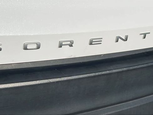 Used 2022 Kia Sorento LX image 28