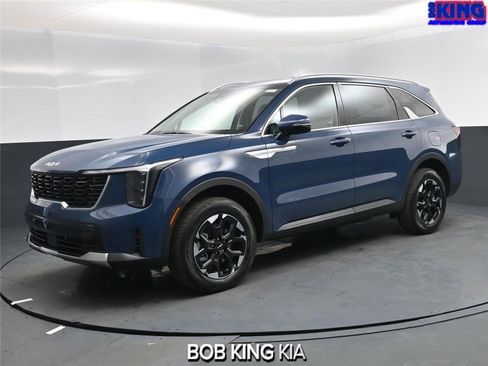 New 2026 Kia Sorento S image 1
