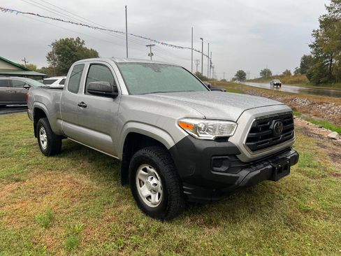 Used 2018 Toyota Tacoma 2WD Access Cab image 7