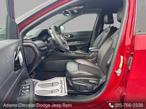 Used 2025 Jeep Compass Trailhawk AWD/4WD image 15