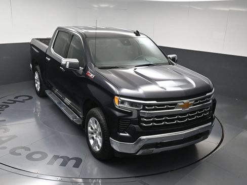 Used 2024 Chevrolet Silverado 1500 LTZ w/ Z71 Off-Road Package AWD/4WD image 30