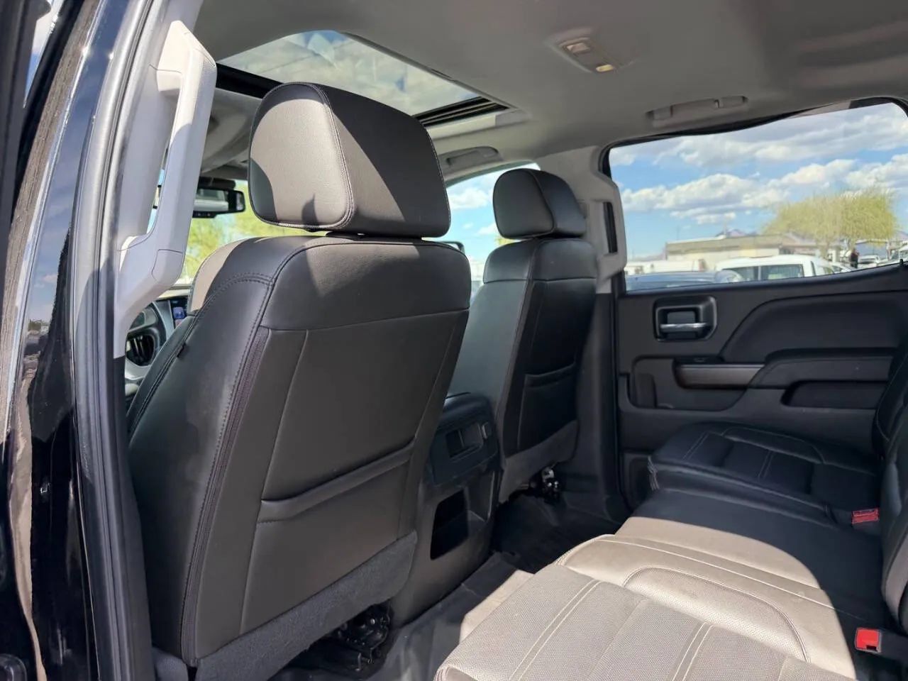 Used 2017 GMC Sierra 2500 Denali w/ Duramax Plus Package AWD/4WD image 25