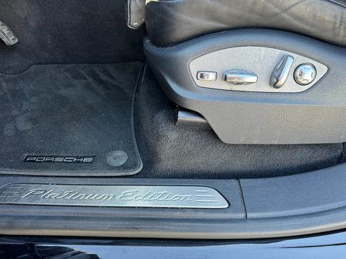 Used 2017 Porsche Cayenne AWD/4WD image 12
