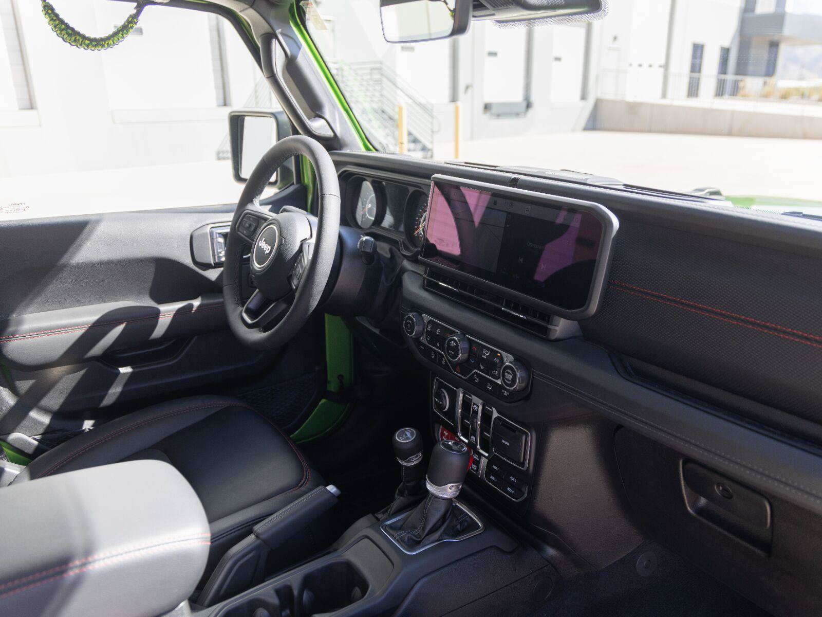 Used 2025 Jeep Wrangler Unlimited Rubicon w/ Safety Group AWD/4WD image 41