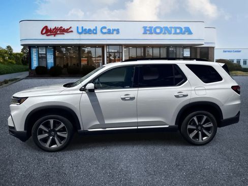 Used 2025 Honda Pilot Touring image 2
