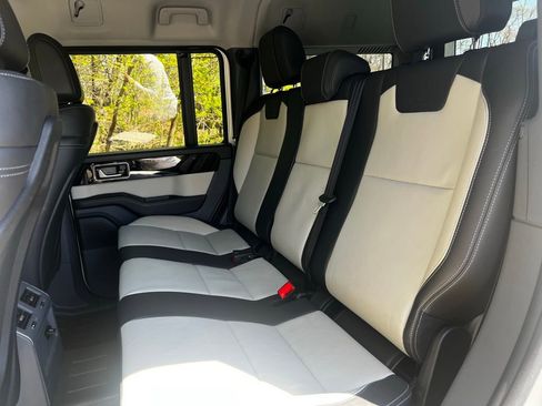 Used 2024 INEOS Grenadier Fieldmaster Edition image 14