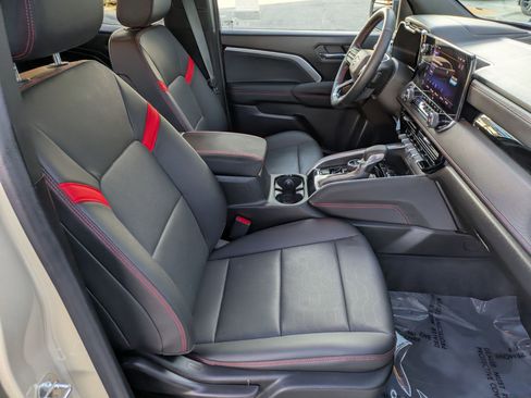 Used 2023 Chevrolet Colorado Z71 w/ Z71 Convenience Package 2 image 27