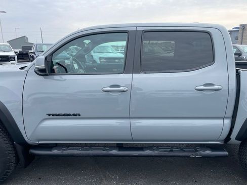 Used 2020 Toyota Tacoma TRD Off-Road image 32