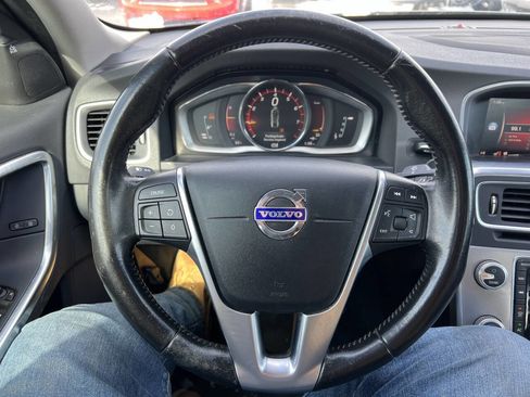 Used 2017 Volvo S60 T5 Inscription image 20