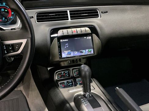 Used 2010 Chevrolet Camaro SS w/ LPO, Ground Effects Package image 9