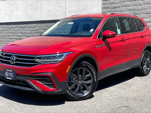 Certified 2023 Volkswagen Tiguan SE FWD image 12