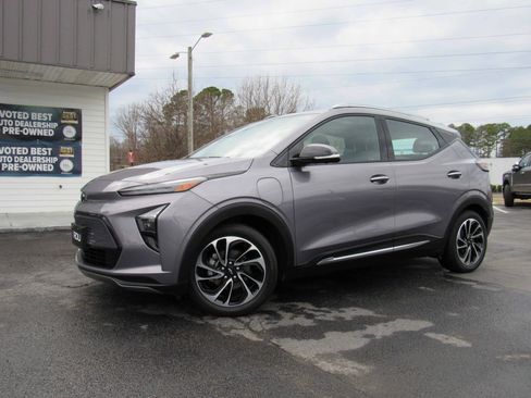 Used 2023 Chevrolet Bolt EUV Premier w/ Sun & Sound Package image 7