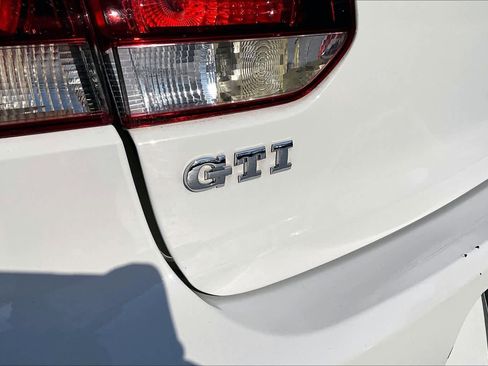 Used 2013 Volkswagen GTI 4-Door image 27