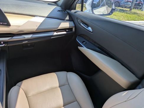 Used 2024 Cadillac XT4 Premium Luxury FWD image 17